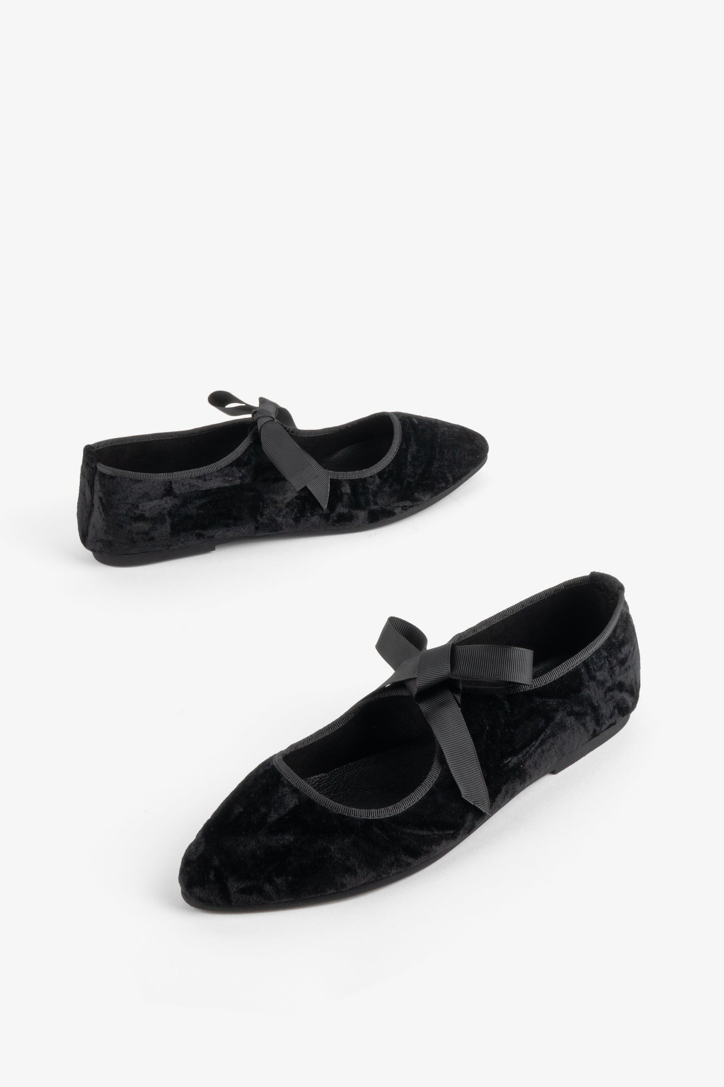 Intentionally Blank VALLEY VELVET BALLET FLAT