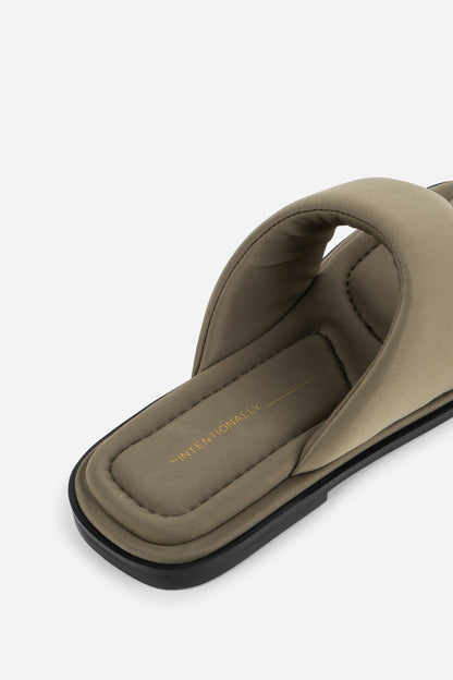 Intentionally Blank SEOUL VEGAN NEOPRENE THONG SANDAL