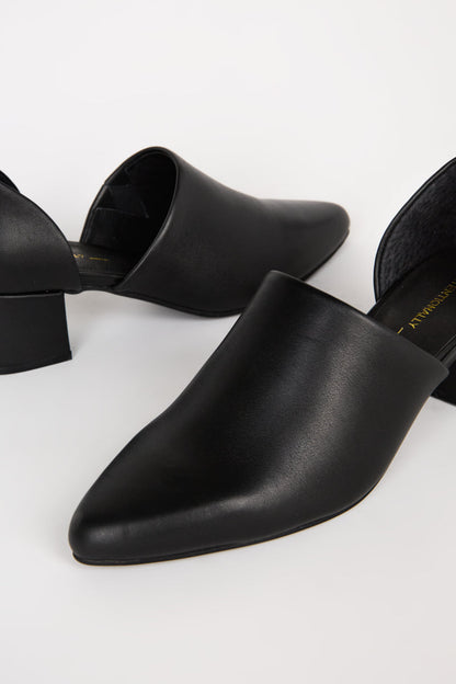 Intentionally Blank PERF-HI HEEL