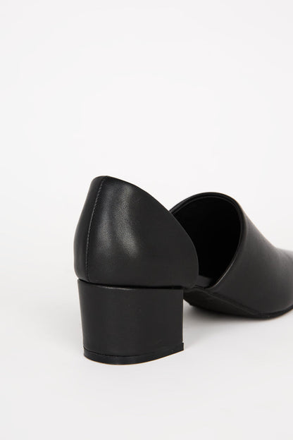Intentionally Blank PERF-HI HEEL