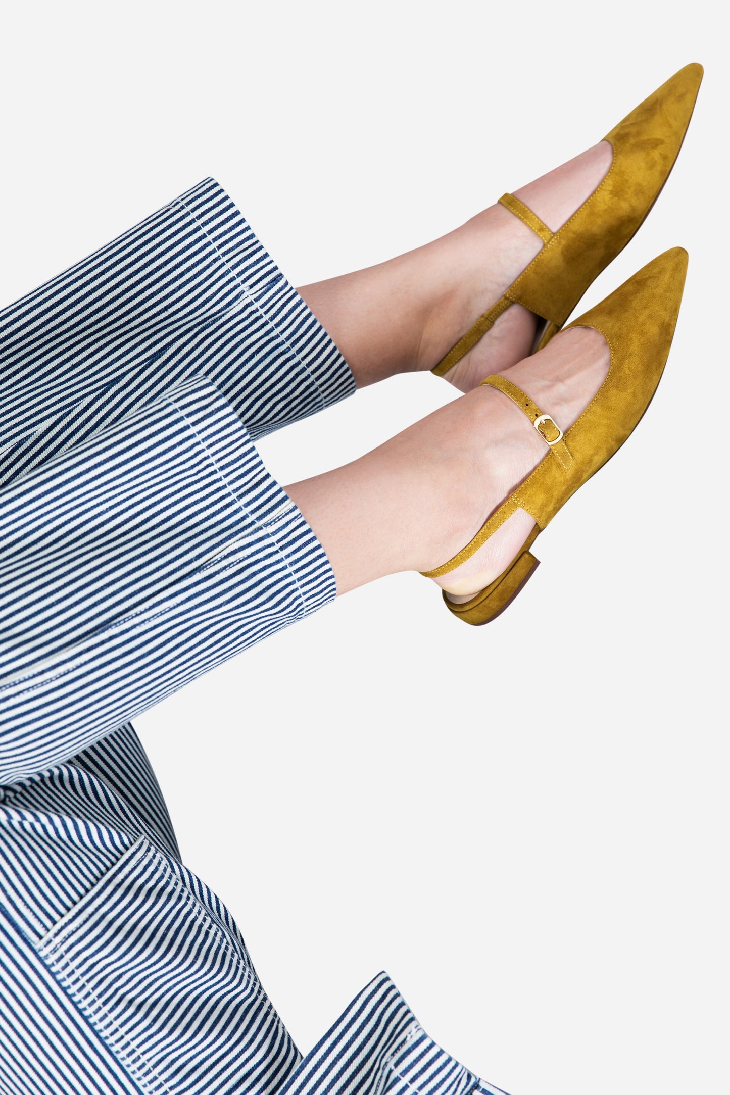 Intentionally Blank ESCAPE SLINGBACK FLAT