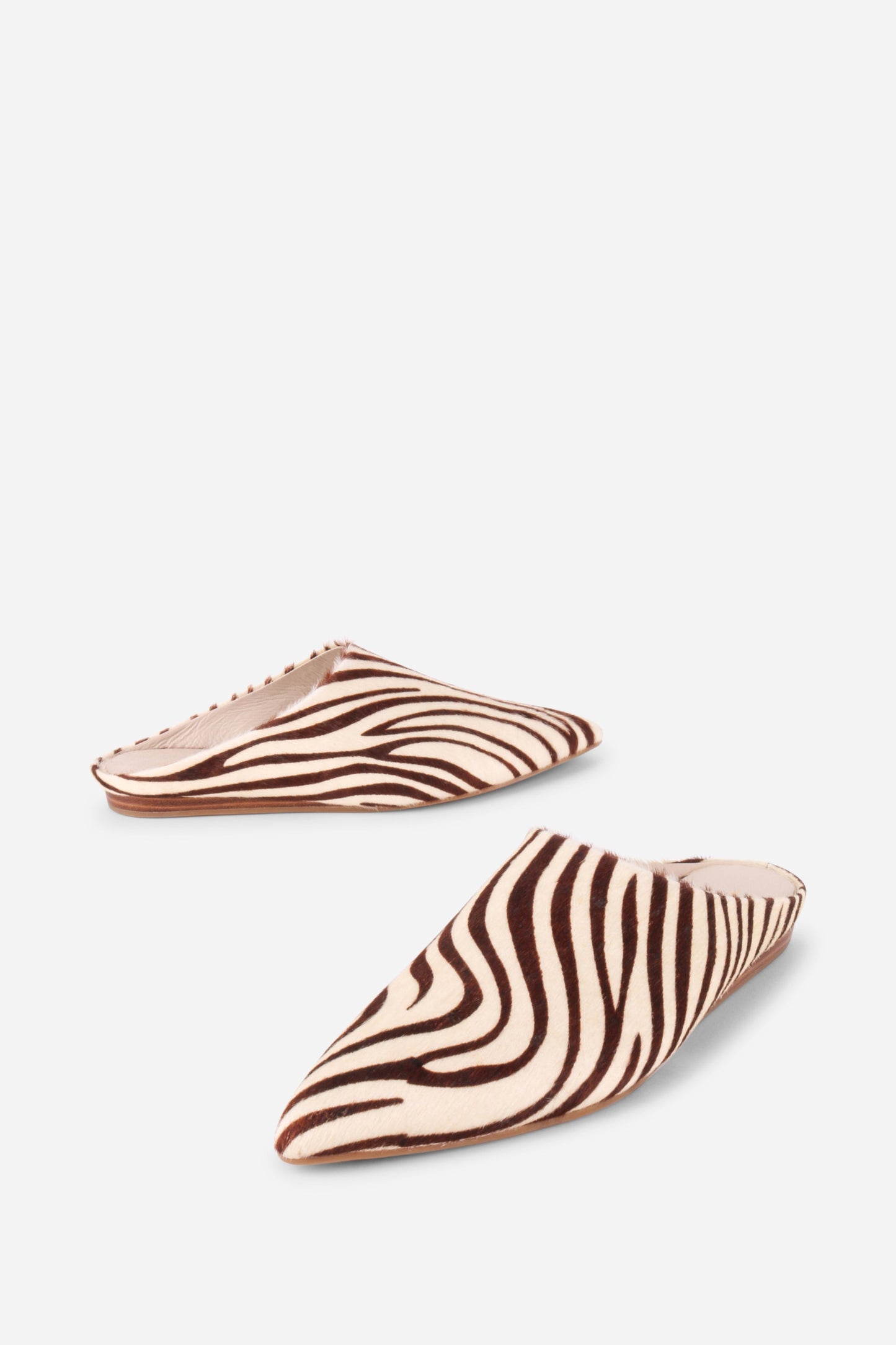 Intentionally Blank MAJOR COWHIDE FLAT MULE