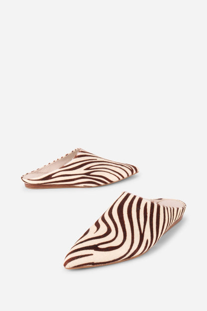 Intentionally Blank MAJOR COWHIDE FLAT MULE