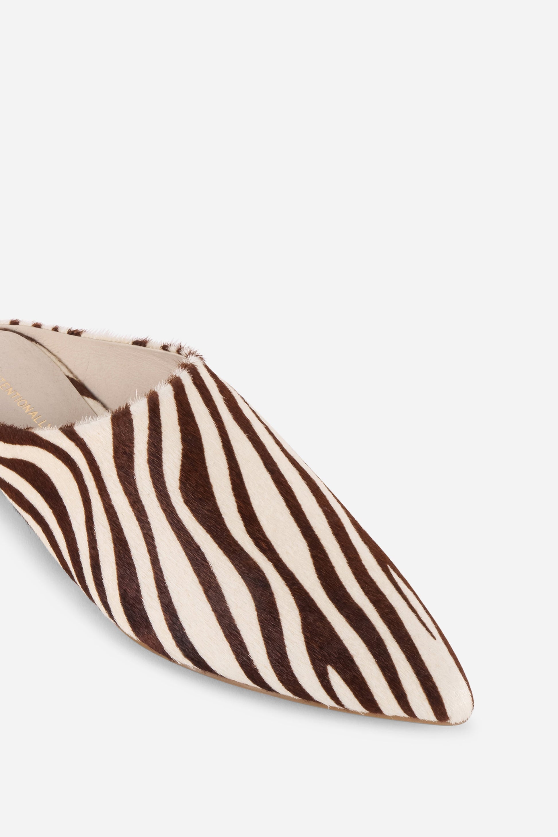 Intentionally Blank MAJOR COWHIDE FLAT MULE