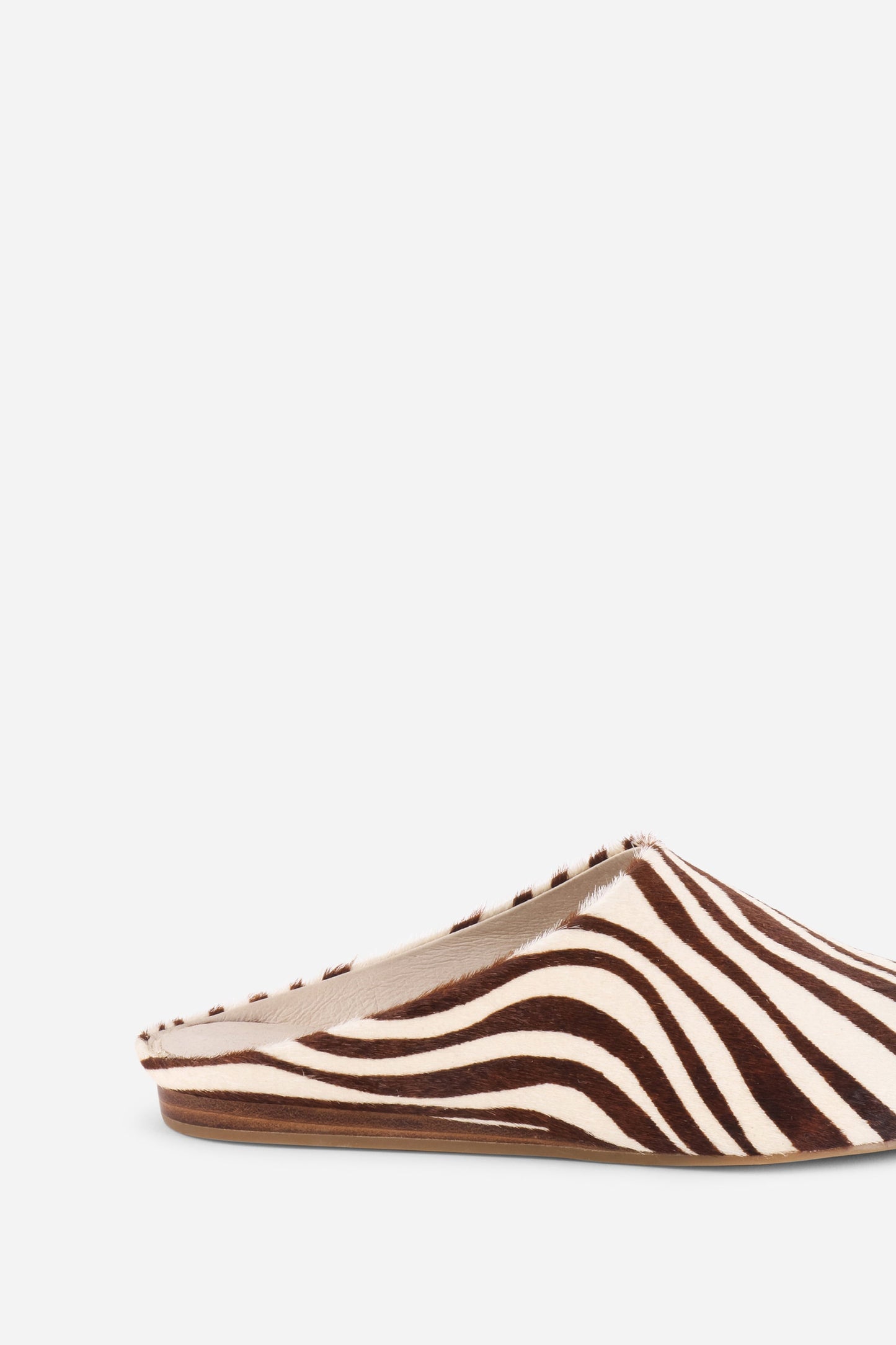 Intentionally Blank MAJOR COWHIDE FLAT MULE