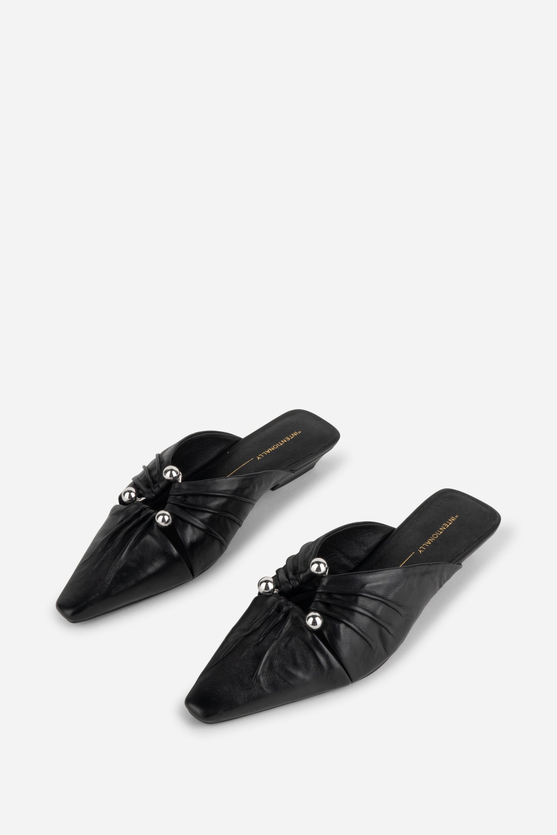 BLACK,5