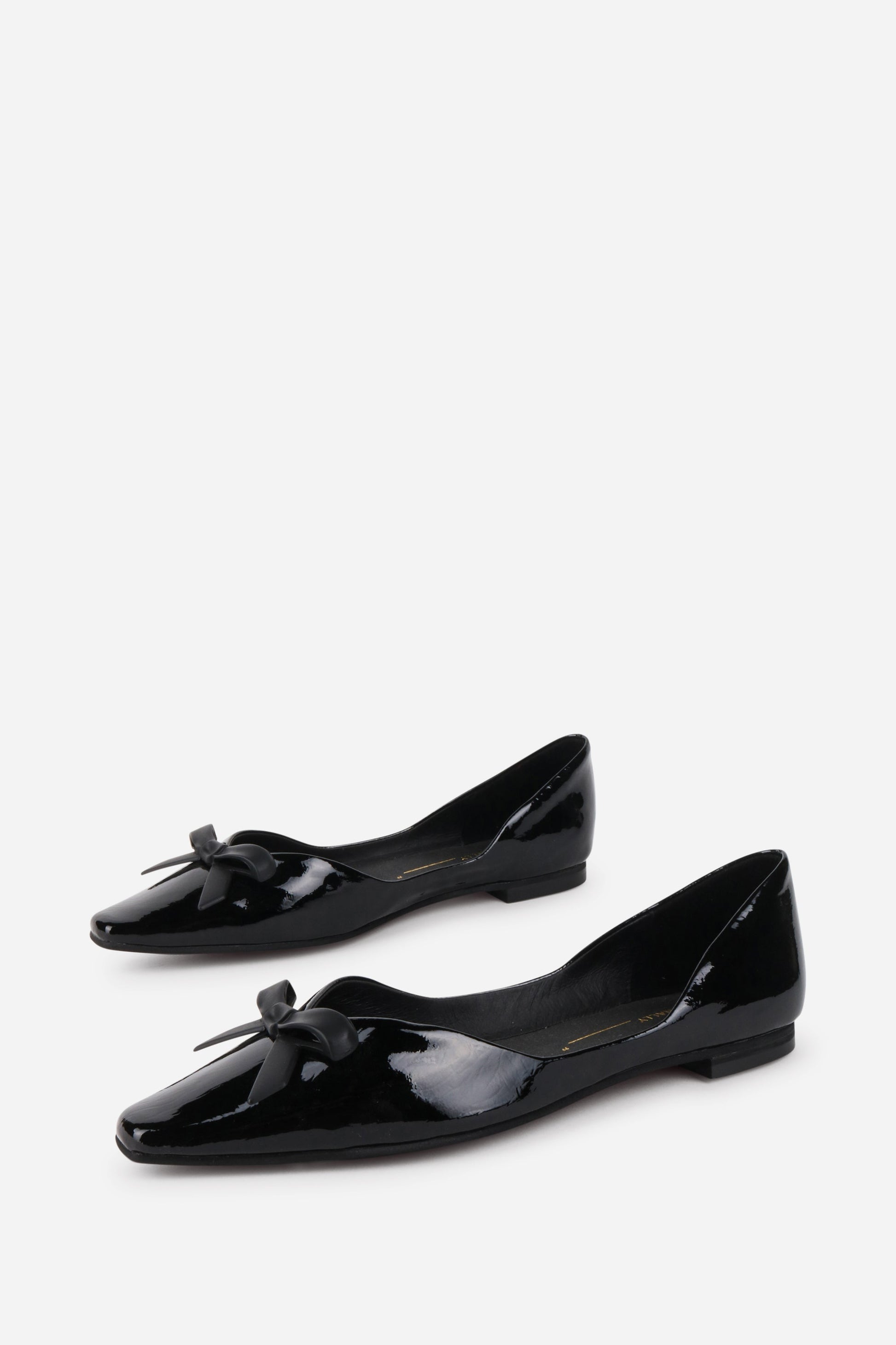Intentionally Blank CECILIA PATENT BALLET FLAT