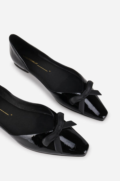 Intentionally Blank CECILIA PATENT BALLET FLAT