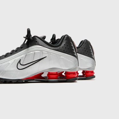 Men|Women Kith Nike Shox R4 P1 - Black / Metallic Silver / Max Orange