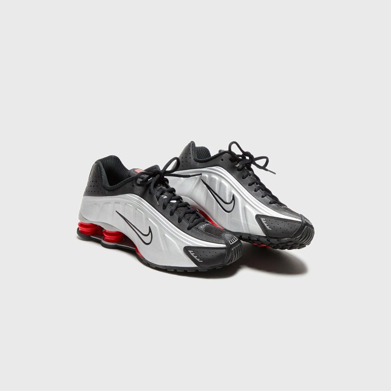 Men|Women Kith Nike Shox R4 P1 - Black / Metallic Silver / Max Orange
