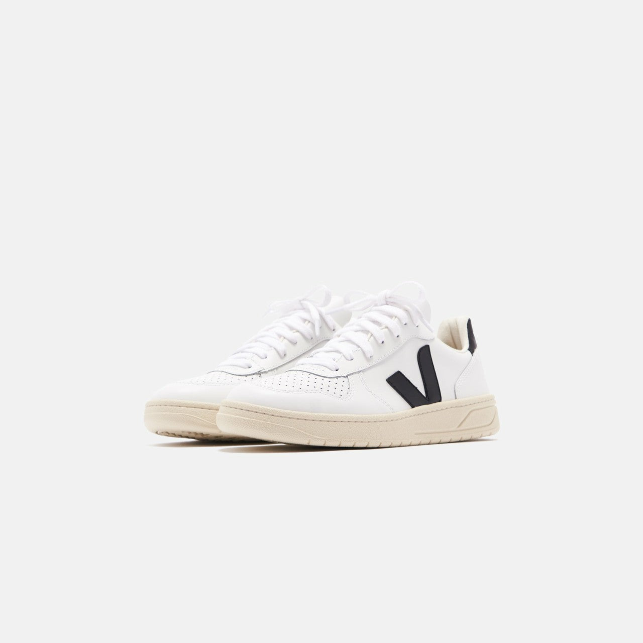 Women Kith Veja WMNS V-10 - Extra White / Black