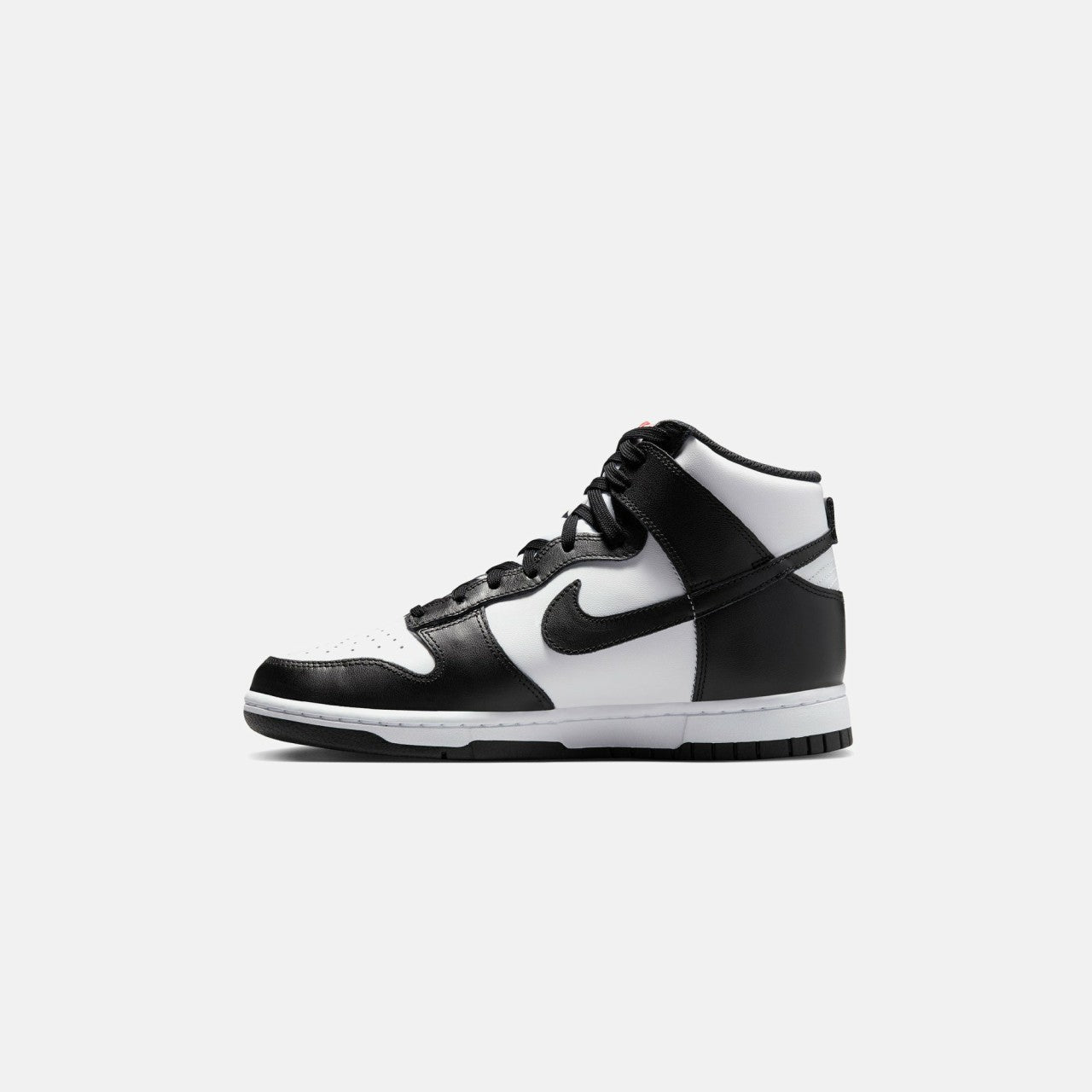 Women Kith Nike WMNS Dunk High - White / Black / University Red