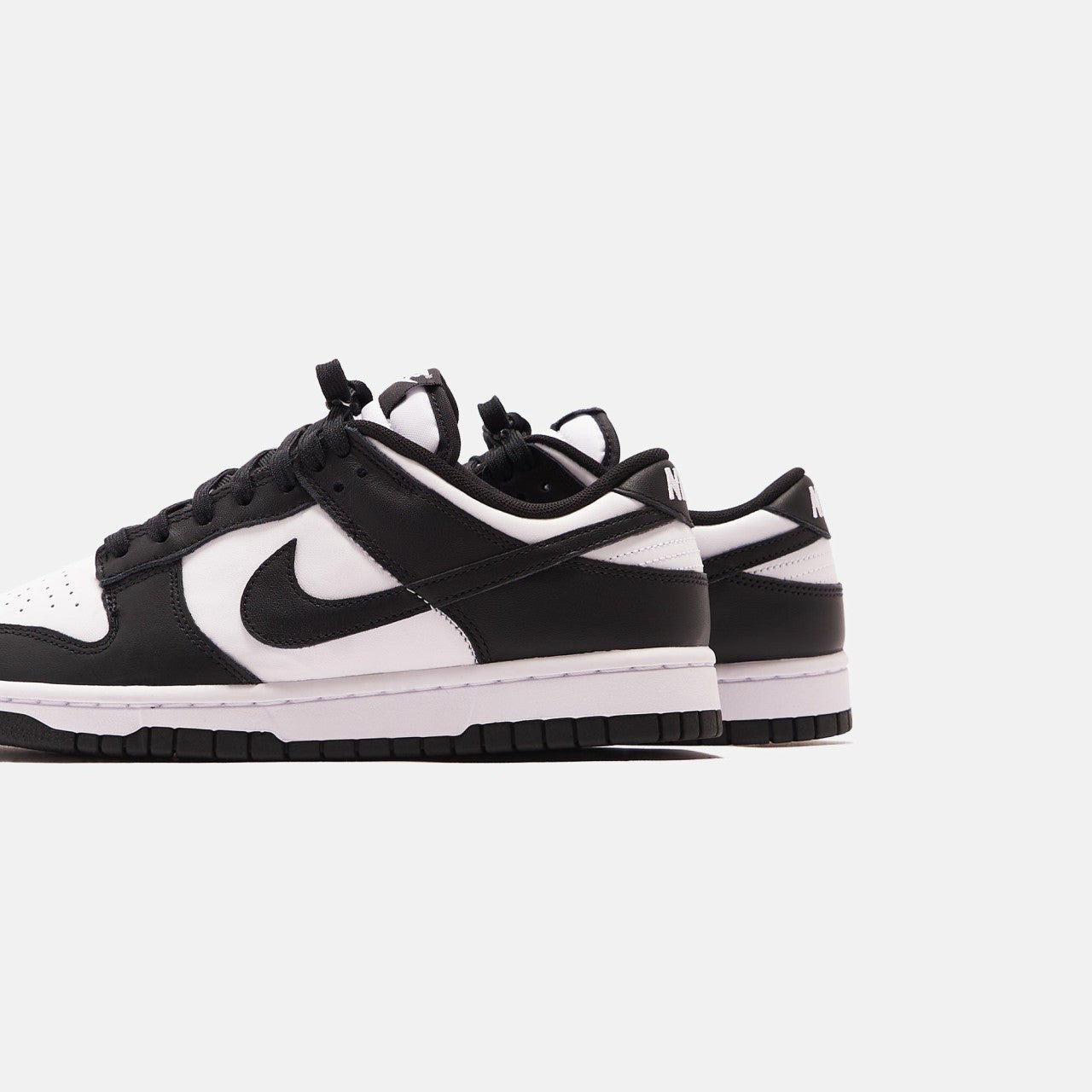 Women Kith Nike WMNS Dunk Low - White / Black