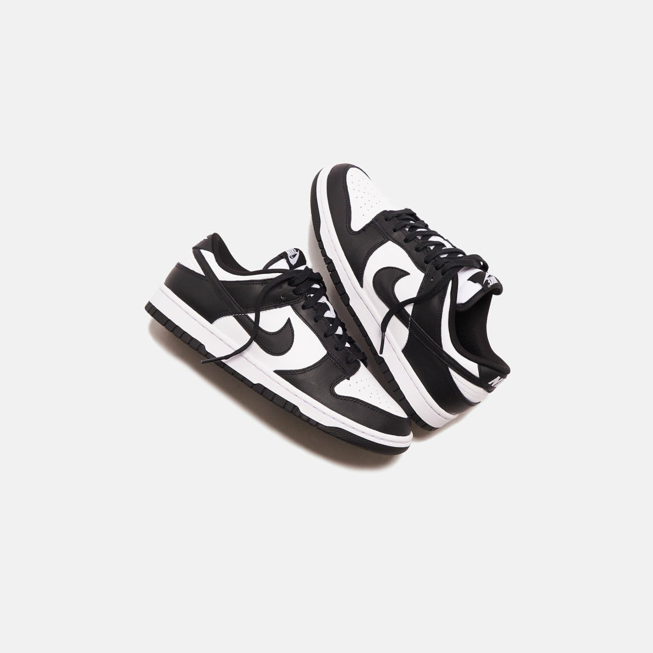 Women Kith Nike WMNS Dunk Low - White / Black