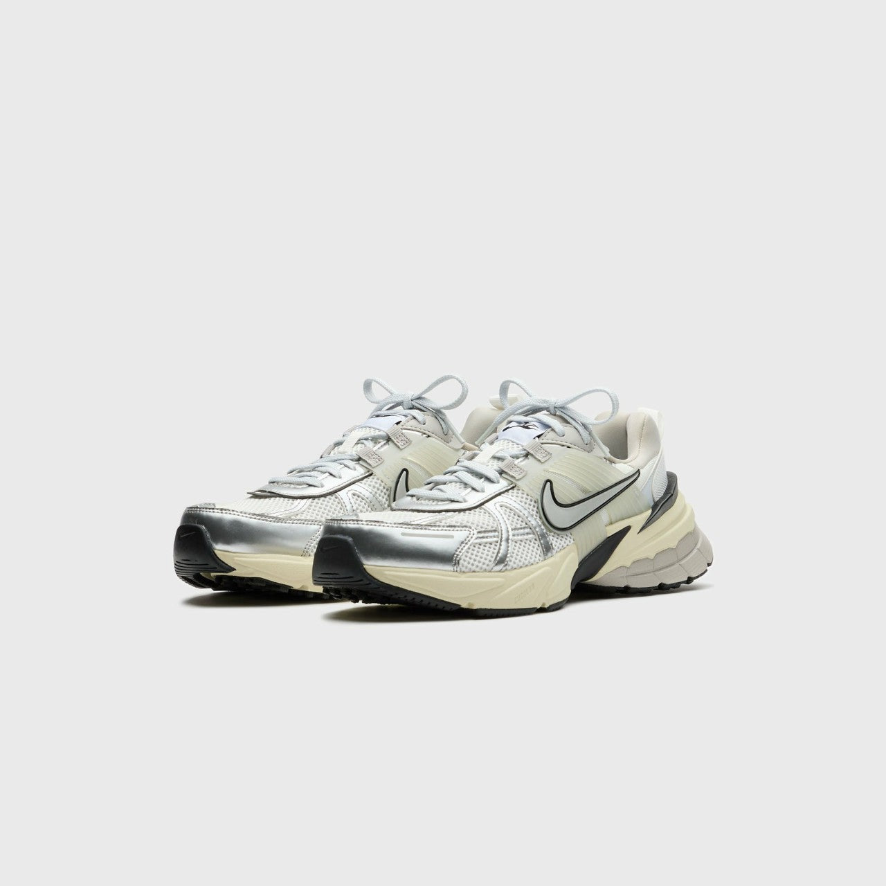 Women Kith Nike WMNS V2K Runtekk - Summit White / Metallic Silver