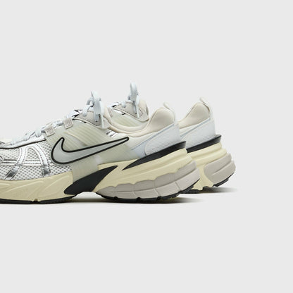 Women Kith Nike WMNS V2K Runtekk - Summit White / Metallic Silver