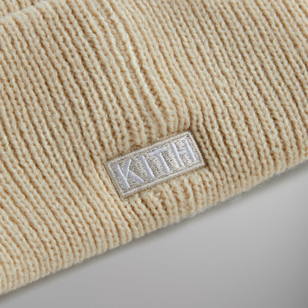 Men Kith Kith for the New York Yankees Visor Beanie - Sandrift