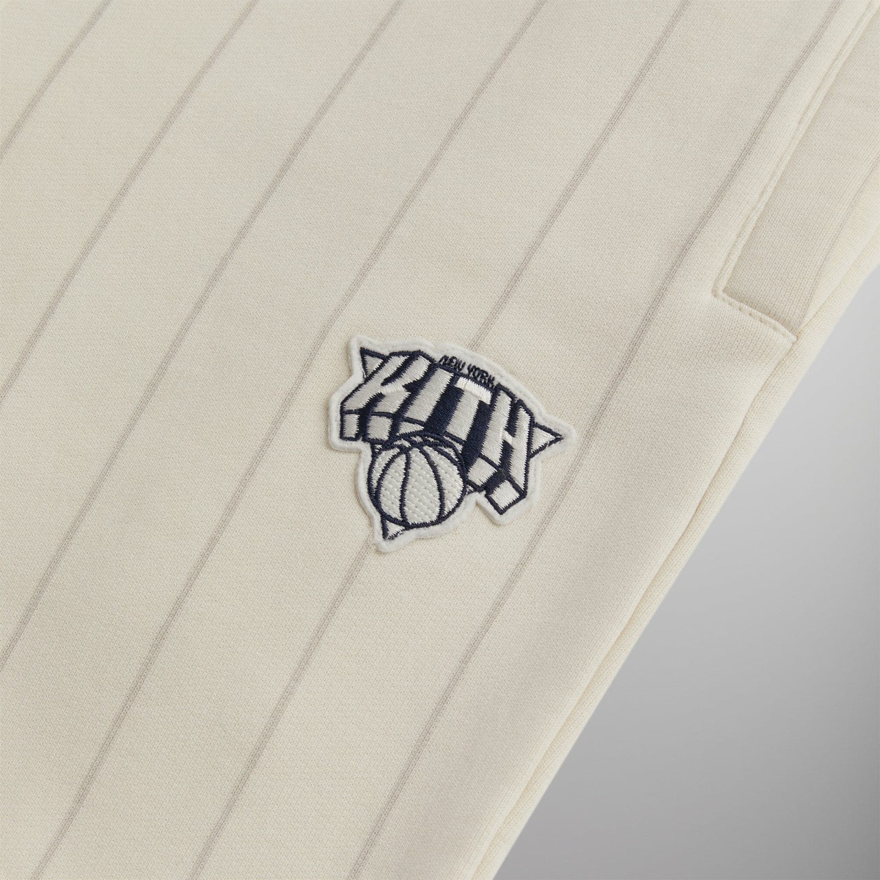 Men Kith Kith for the New York Knicks NY Pinstripe Williams I Sweatpant - Sandr