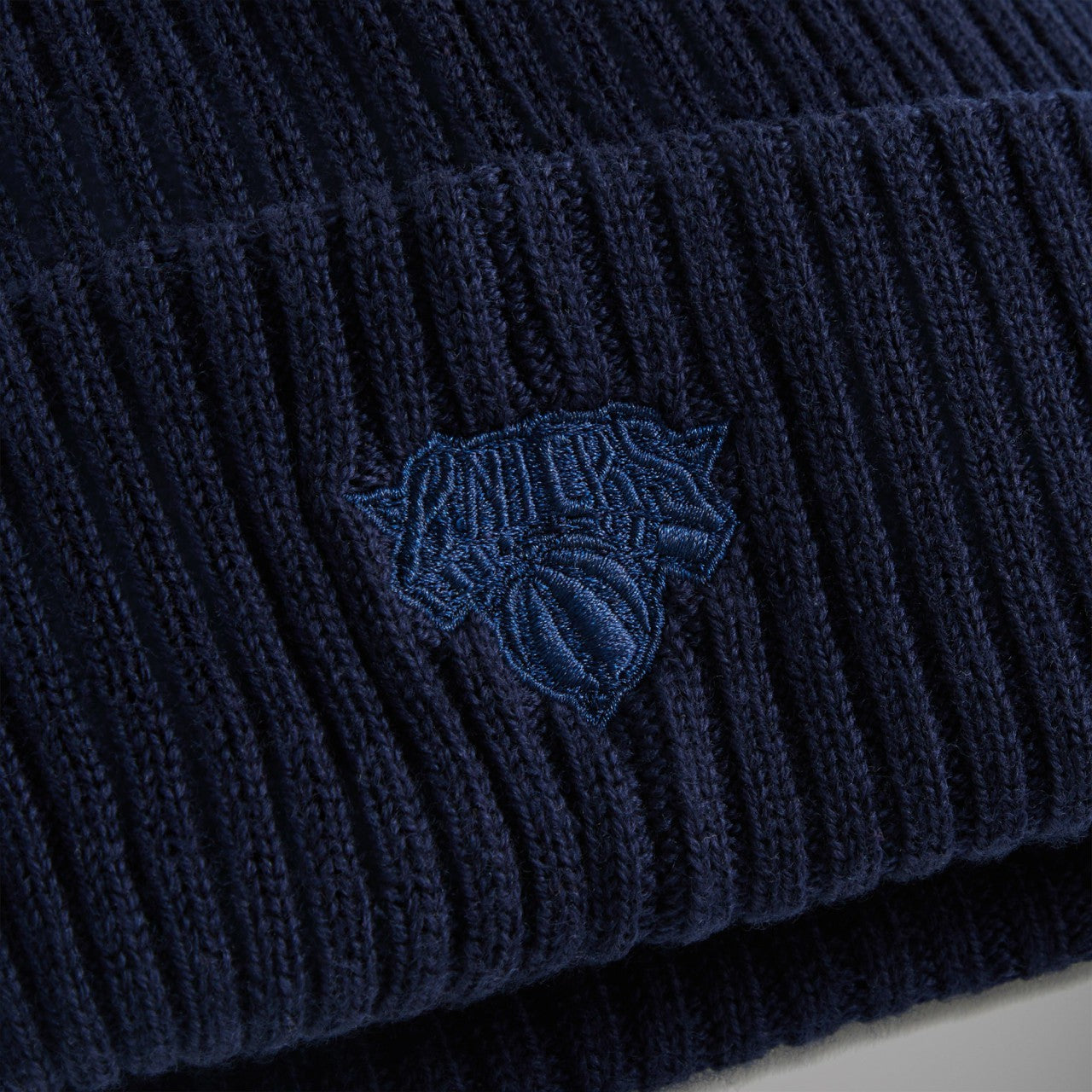 Men Kith Kith for the New York Knicks Retro Logo Beanie - Nocturnal
