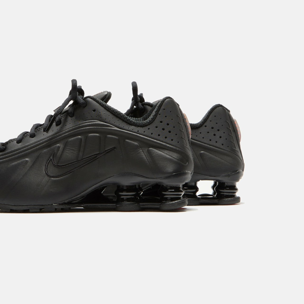 Women Kith Nike WMNS Shox R4 - Black / Black / Max Orange