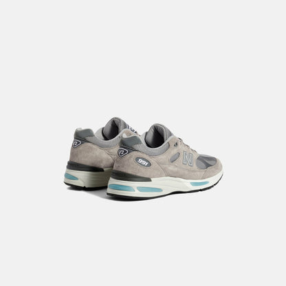 Men Kith New Balance Made in UK 991v2 - Alloy / Smoked Pearl / Silver