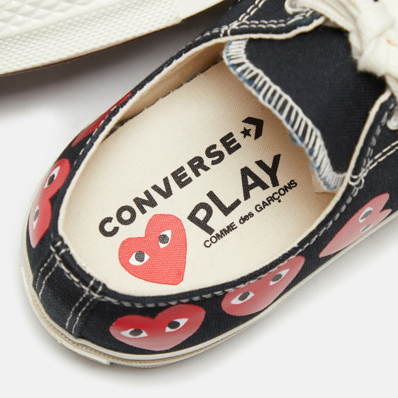 Men Kith Comme Des Garçons Play x Converse Multi Heart Low Top - Black / Red