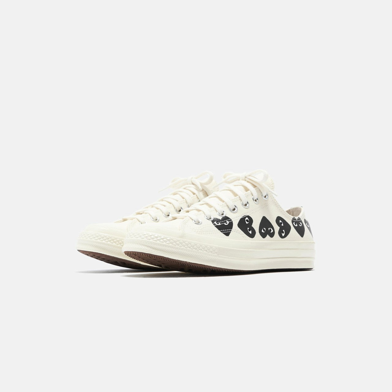 Men Kith Comme Des Garçons Play x Converse Multi Heart Low Top - Beige / Black