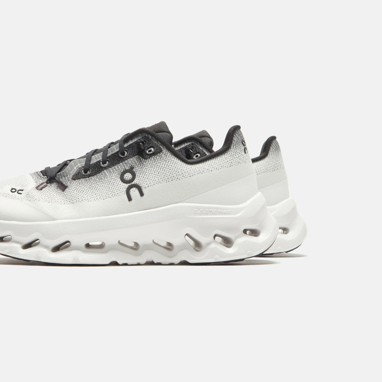 Women Kith On Running WMNS Cloudtilt - Black / Ivory
