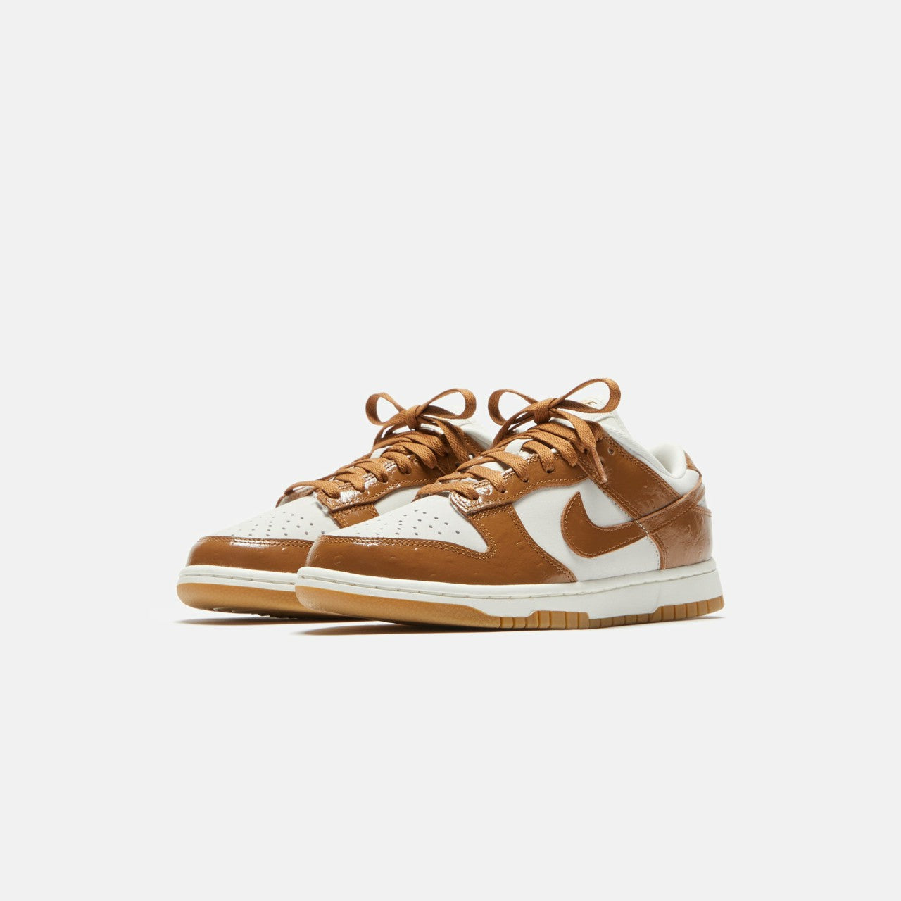 Women Kith Nike WMNS Dunk Low LX - Phantom / Ale Brown / Sail / Metallic Gold