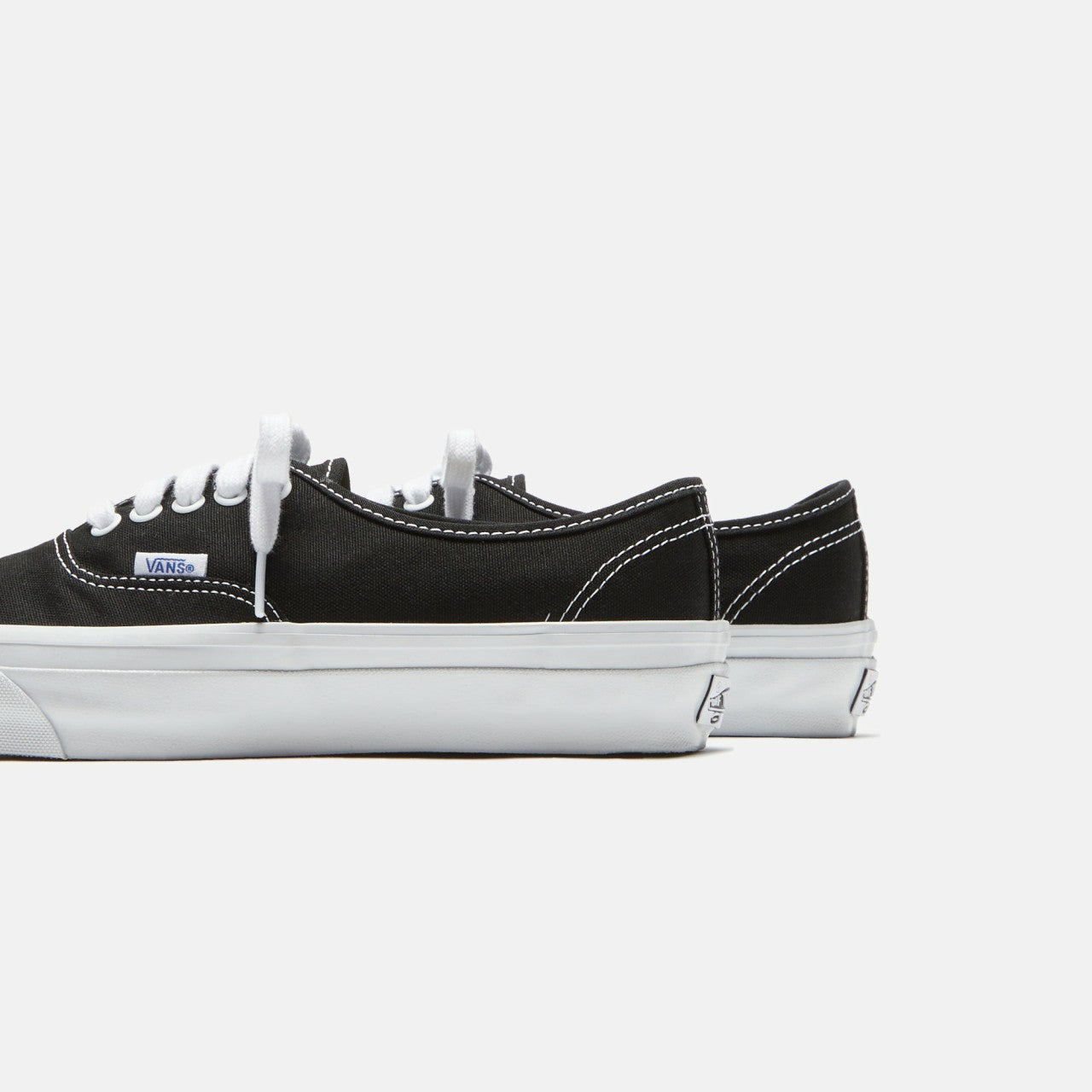 Men Kith Vans Premium Authentic 44 - Black / White