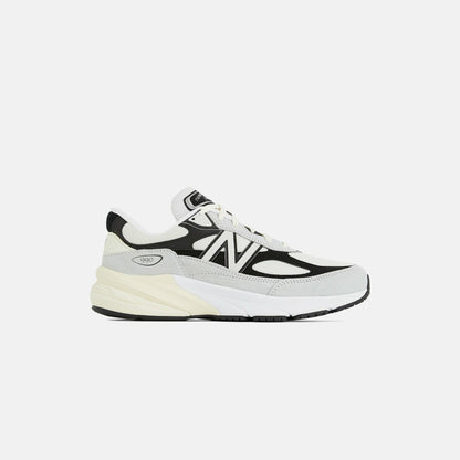 Men Kith New Balance Made in USA 990v6 - Grey / Black