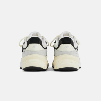 Men Kith New Balance Made in USA 990v6 - Grey / Black