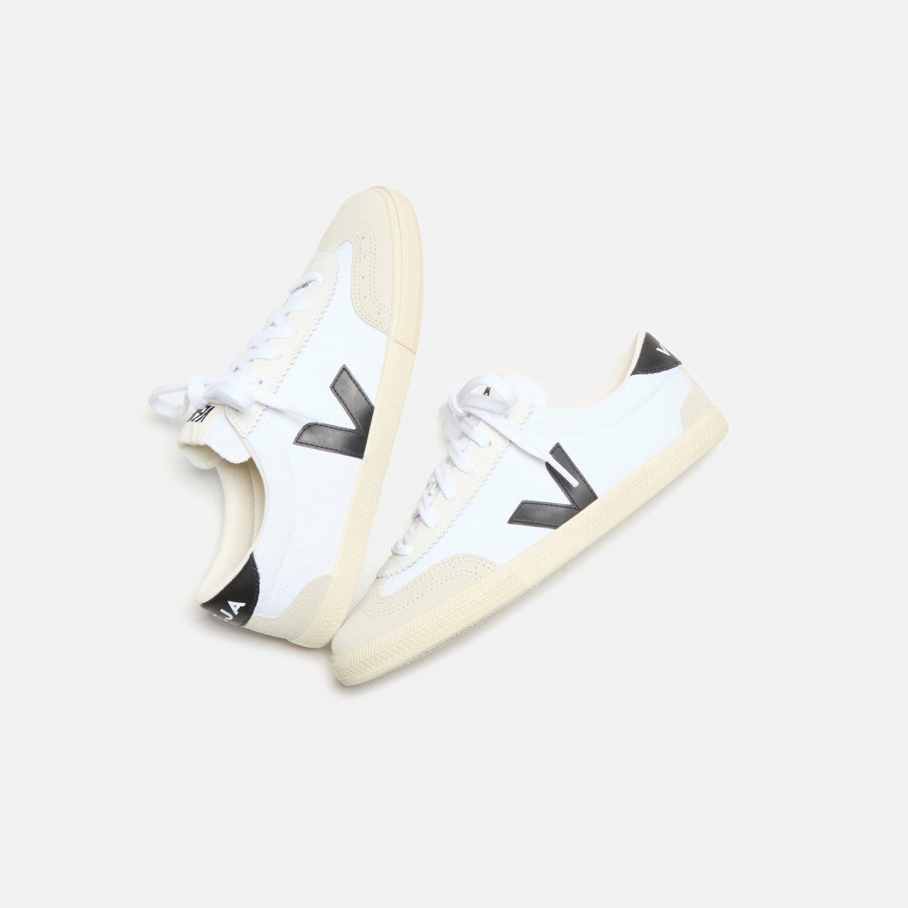 Women Kith Veja WMNS Volley - White / Black