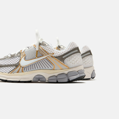 Men Kith Nike Zoom Vomero 5 - Platinum Tint / White / Metallic Platinum