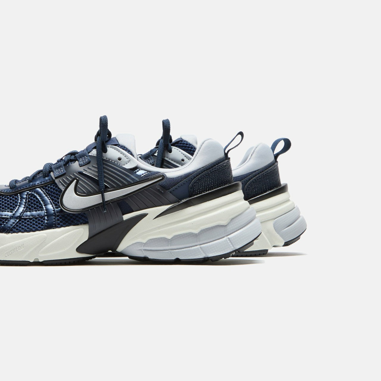 Men Kith Nike V2K Run - Obsidian / Obsidian / Thunder Blue / Wolf