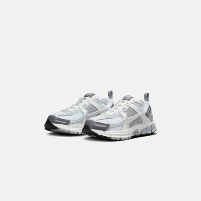 Kids Kith Nike GS Zoom Vomero 5 - Pure Platinum / Metallic Silver / Summit White
