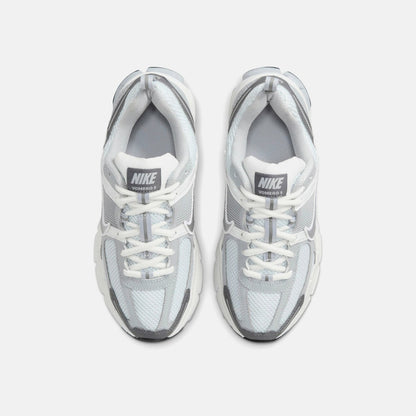 Kids Kith Nike GS Zoom Vomero 5 - Pure Platinum / Metallic Silver / Summit White