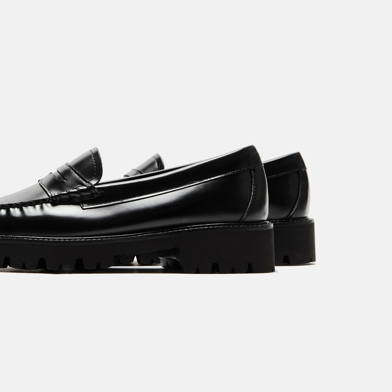 Women Kith G.H. Bass WMNS Whitney Super Lug Weejun - Black