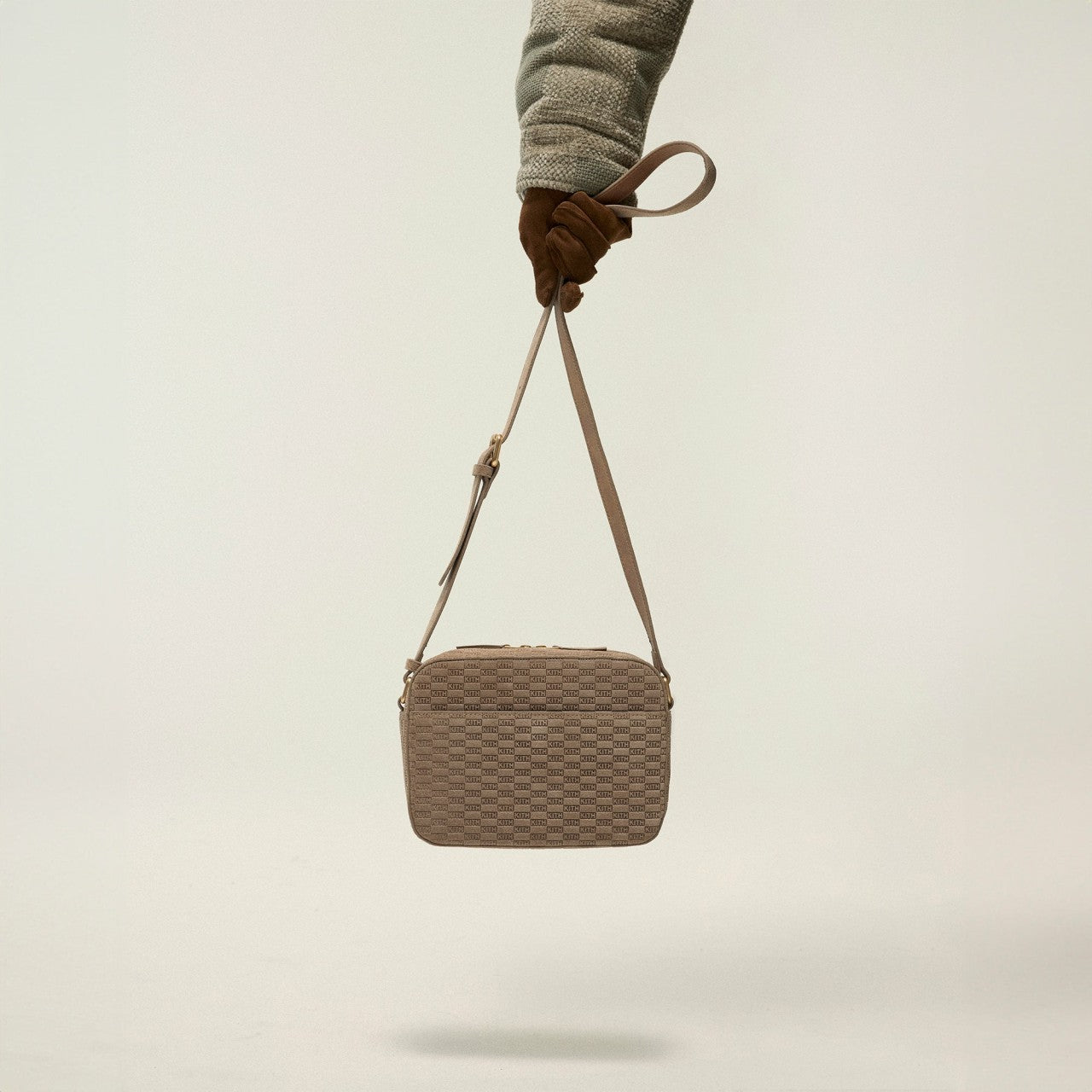 Men Kith Kith Monogram Suede Camera Crossbody - Loft