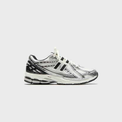 Men Kith New Balance 1906R - Silver Metallic / Black / Sea Salt