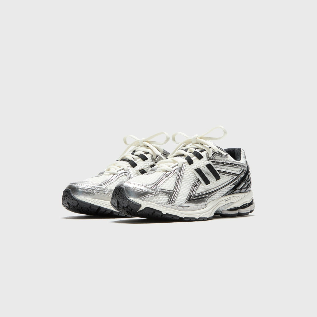 Men Kith New Balance 1906R - Silver Metallic / Black / Sea Salt