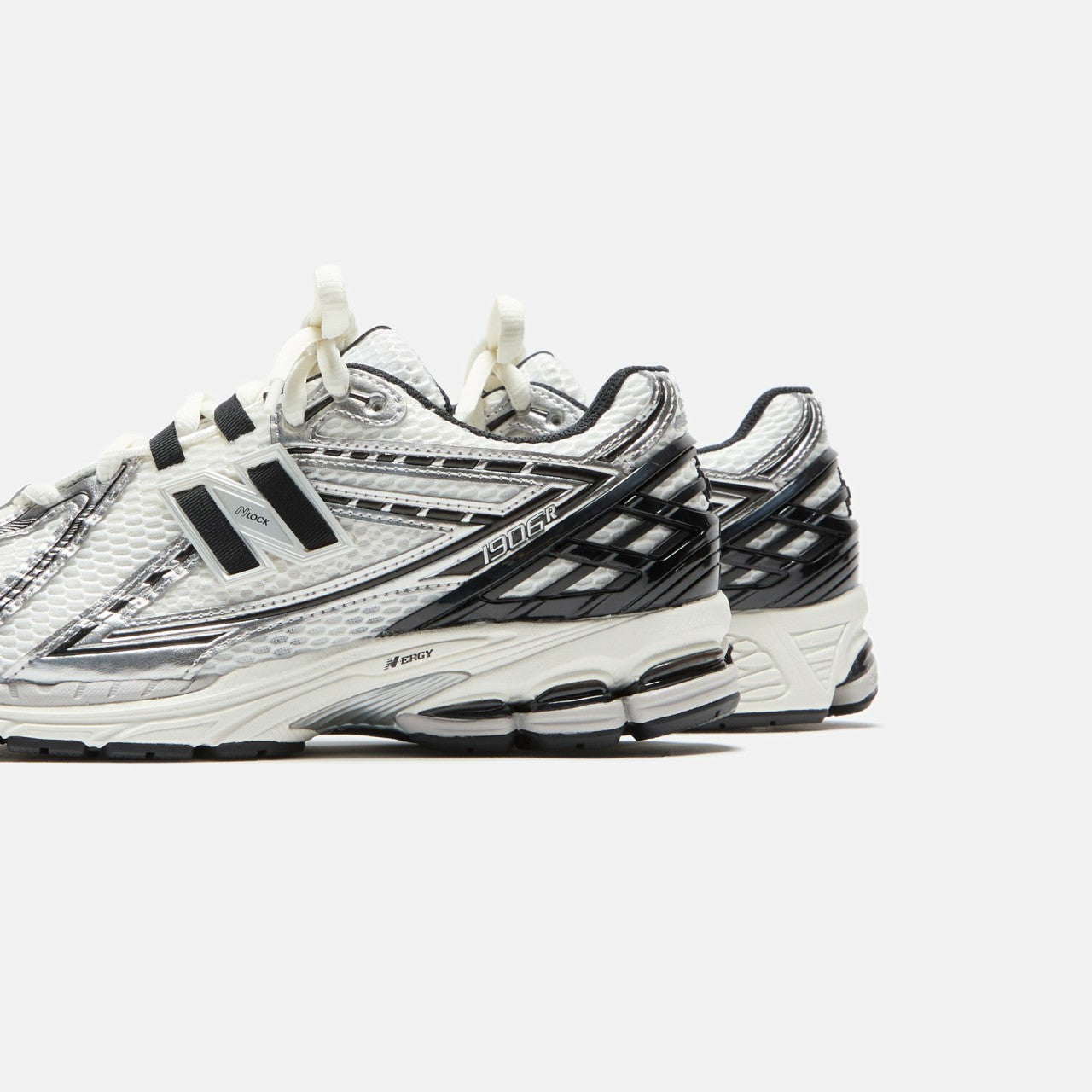 Men Kith New Balance 1906R - Silver Metallic / Black / Sea Salt