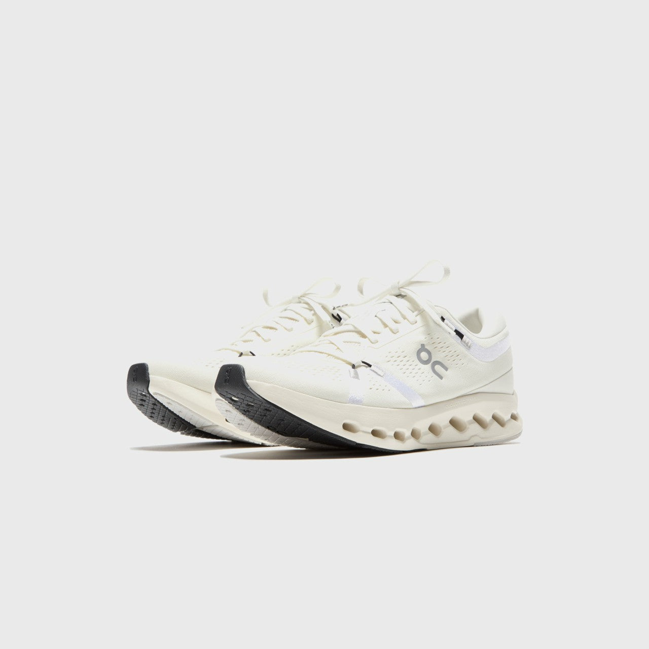 Women Kith On Running WMNS Cloudsurfer 2 - Ivory