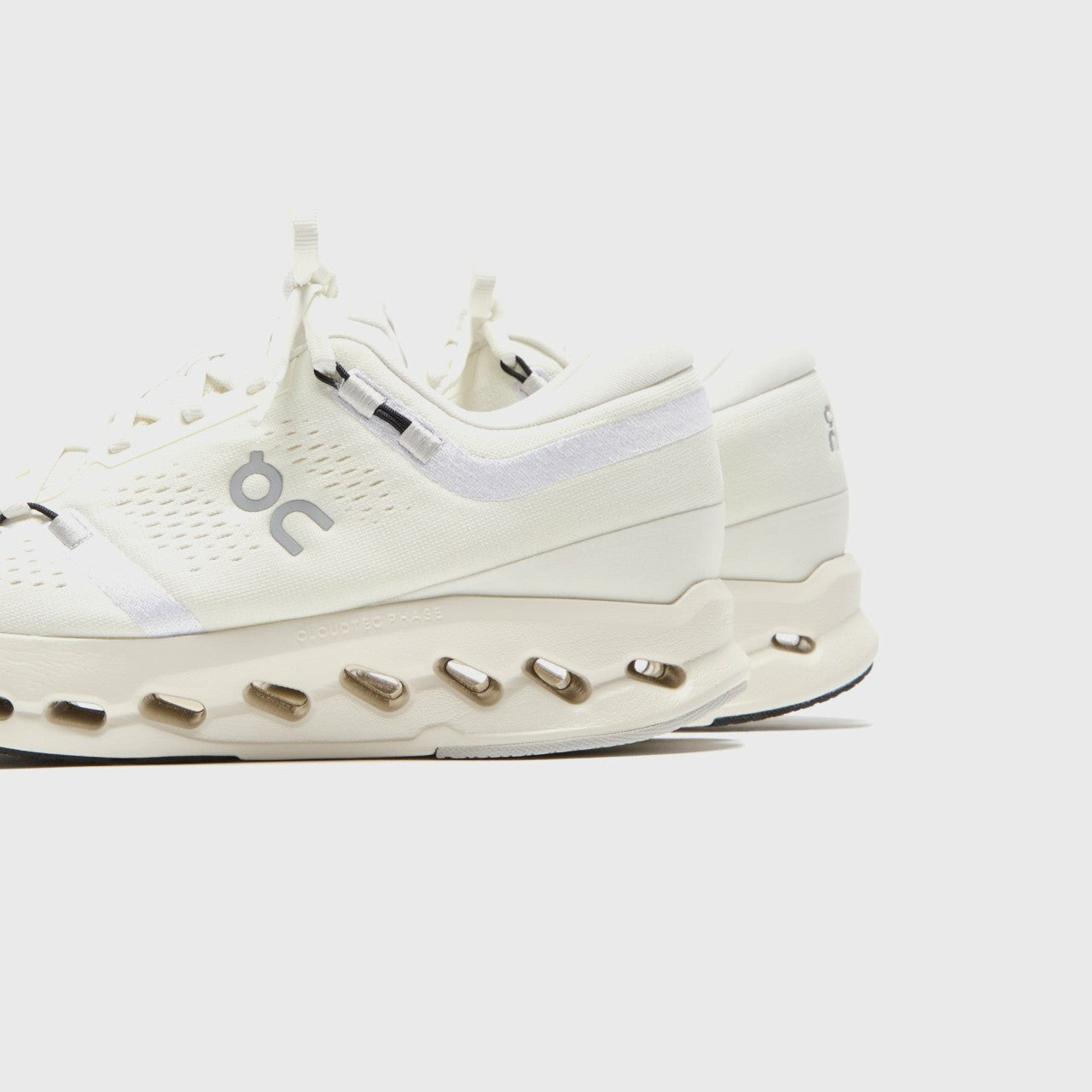 Women Kith On Running WMNS Cloudsurfer 2 - Ivory