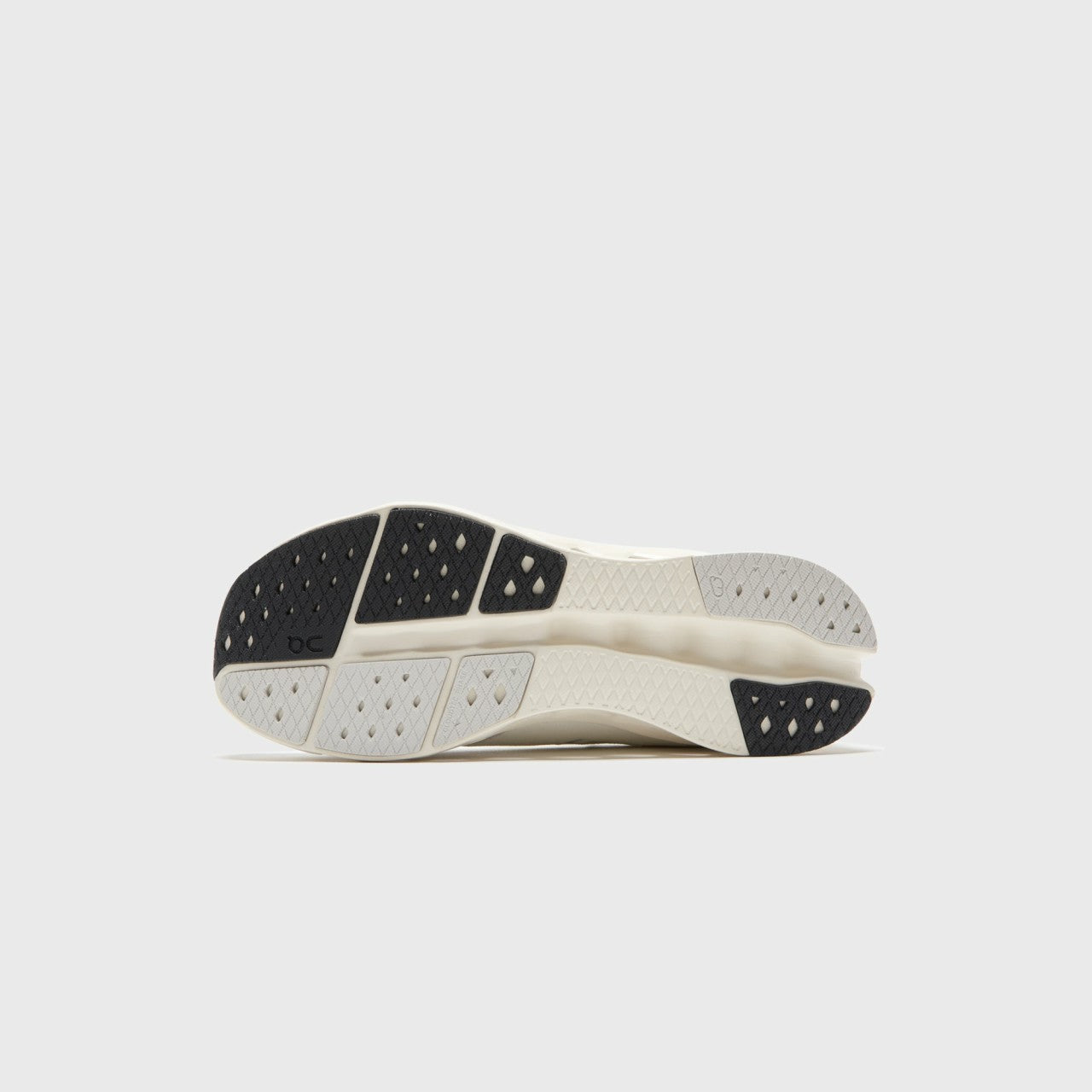 Women Kith On Running WMNS Cloudsurfer 2 - Ivory