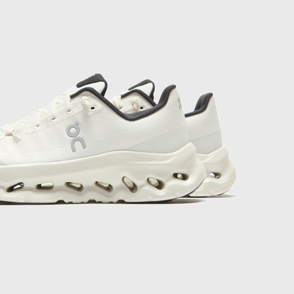 Women Kith On Running WMNS Cloudtilt - Pearl / Black