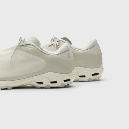Women Kith On Running x Post Archive Faction WMNS Cloudventure Peak - Ice / Moon