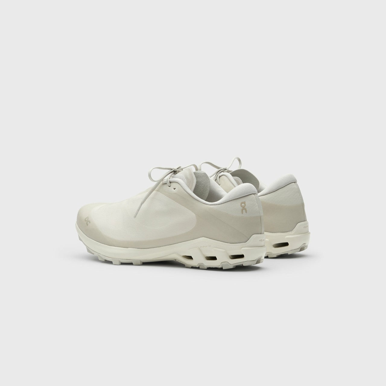 Women Kith On Running x Post Archive Faction WMNS Cloudventure Peak - Ice / Moon