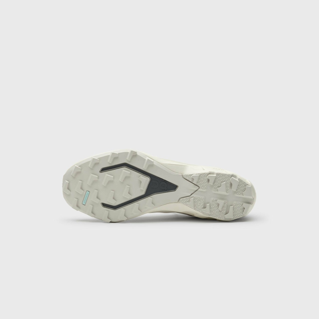 Women Kith On Running x Post Archive Faction WMNS Cloudventure Peak - Ice / Moon