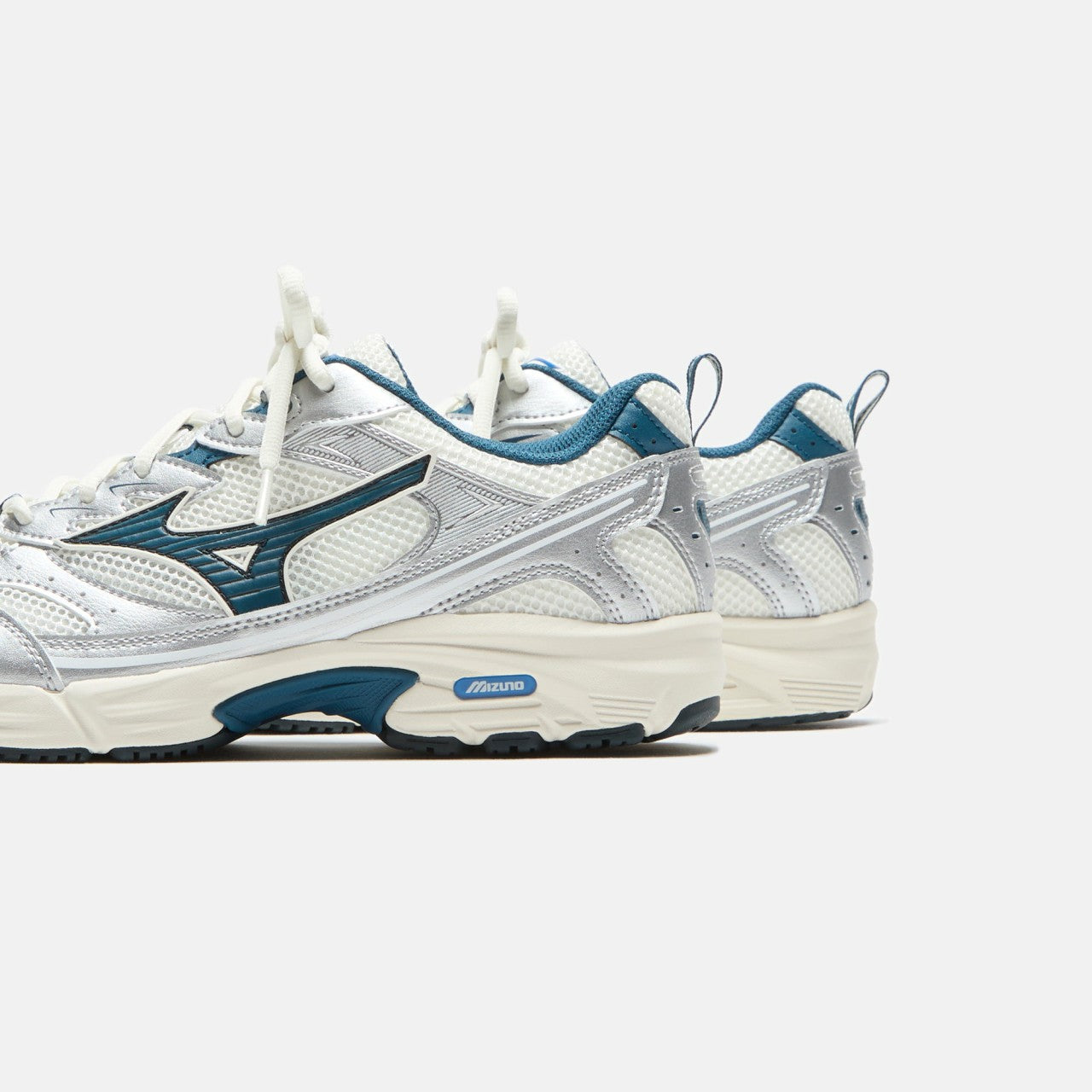 Men Kith Mizuno MXR - Snow White / Majolica Blue / Silver